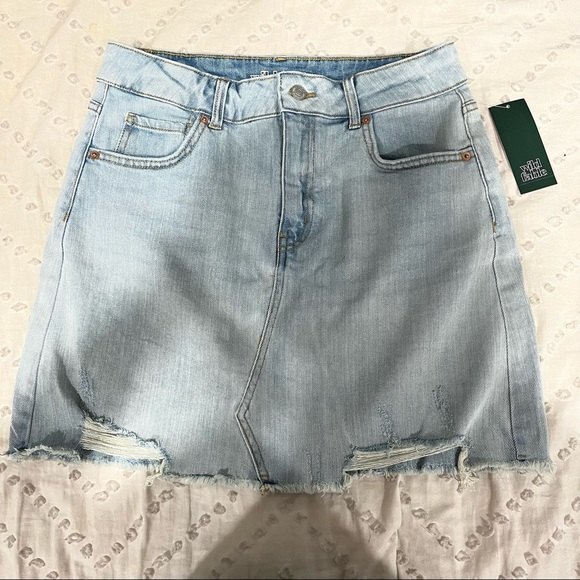 NWT Wild Fable High Rise Distressed Frayed Hem Denim Mini Skirt Size 8 - Picture 4 of 9